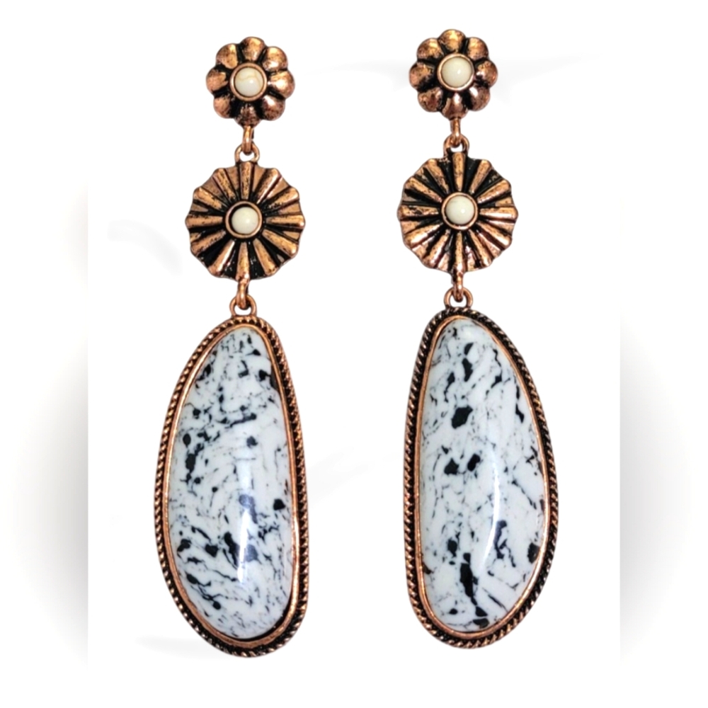 White Buffalo Colored Western Copper Trim Earrings New
